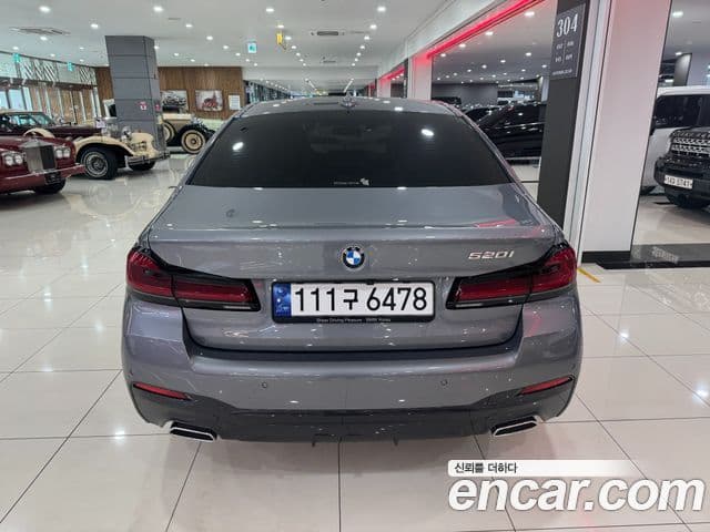 BMW 5 Series 2023 — Şəkil 3/17