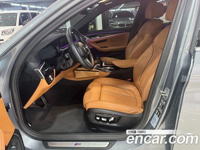 BMW 5 Series 2023 — Şəkil 8/17