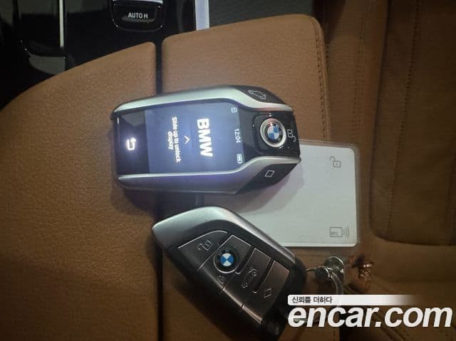 BMW 5 Series 2023 — Şəkil 12/17