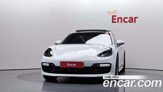 Porsche Panamera 2020 — Photo 1/20