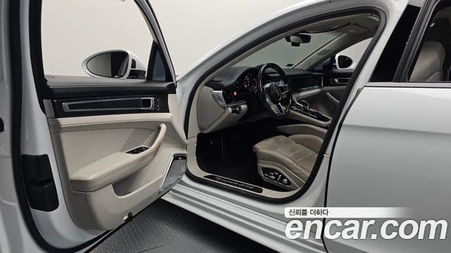 Porsche Panamera 2020 — Photo 17/20