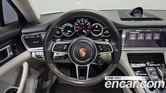 Porsche Panamera 2020 — Photo 18/20