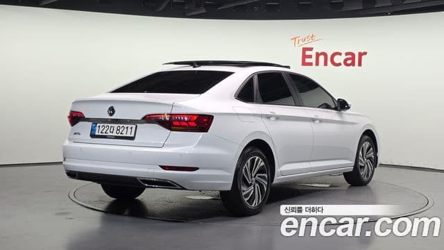 Volkswagen Jetta 2021 — Şəkil 2/20