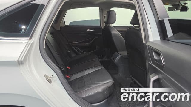 Volkswagen Jetta 2021 — Şəkil 11/20