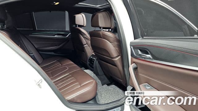 BMW 5 Series 2023 — Şəkil 12/20