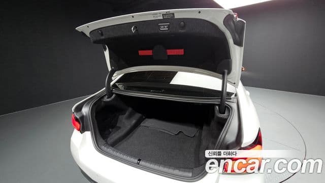 BMW 5 Series 2023 — фото 20 из 20
