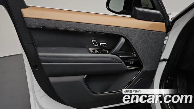 Land Rover Range Rover Sport 2024 — Photo 13/38