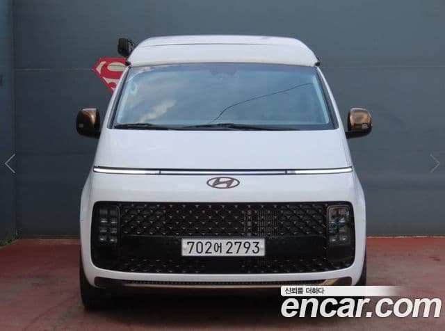 Hyundai Staria 2024 — Фото 1/20