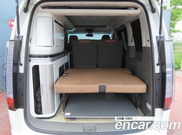 Hyundai Staria 2024 — Фото 4/20
