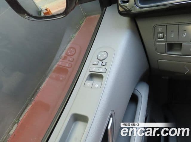 Hyundai Staria 2024 — Фото 13/20
