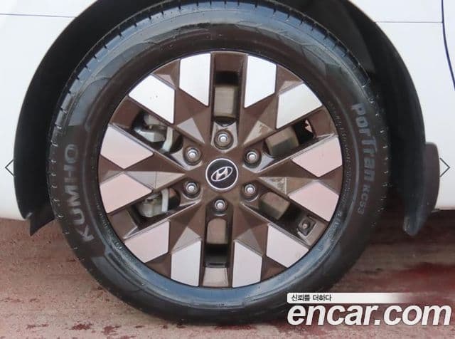 Hyundai Staria 2024 — Фото 19/20