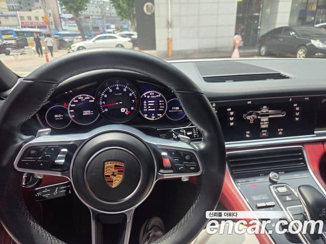 Porsche Panamera 2018 — Şəkil 10/12