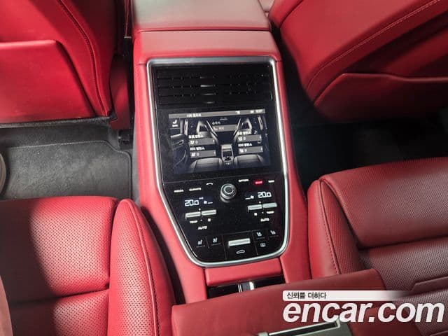 Porsche Panamera 2018 — Şəkil 7/12
