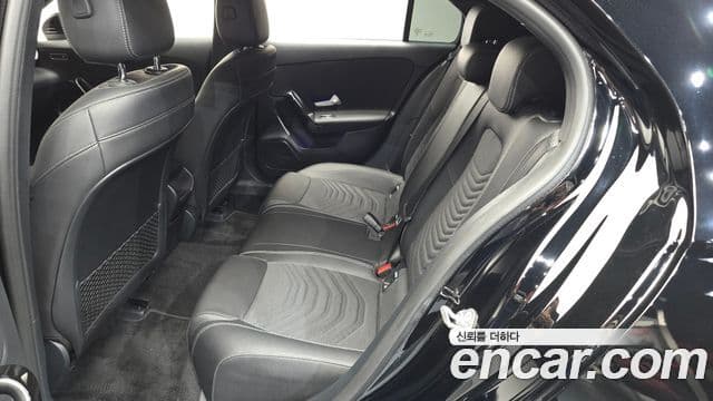 Mercedes-Benz A-Class 2019 — ფოტო 11/20