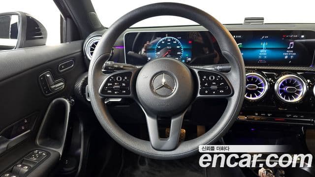 Mercedes-Benz A-Class 2019 — ფოტო 12/20