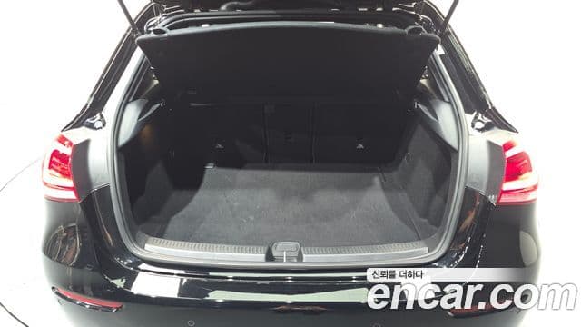 Mercedes-Benz A-Class 2019 — ფოტო 15/20