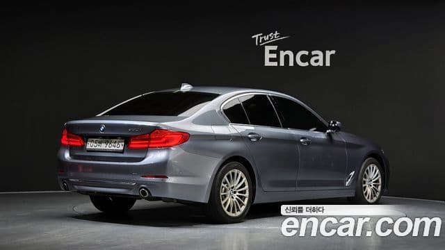 BMW 5 Series 2019 — ფოტო 2/20