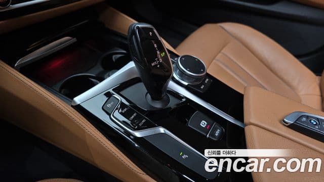 BMW 5 Series 2019 — ფოტო 9/20