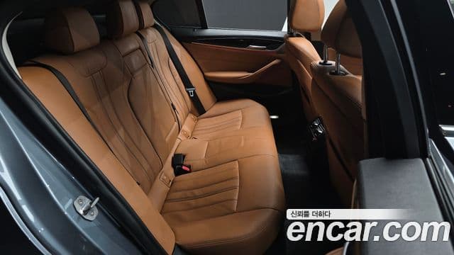BMW 5 Series 2019 — ფოტო 11/20