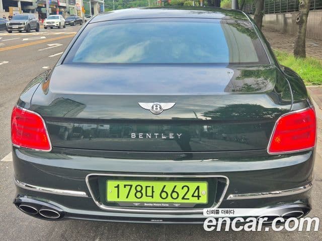 Bentley Flying Spur 2024 — ფოტო 3/20