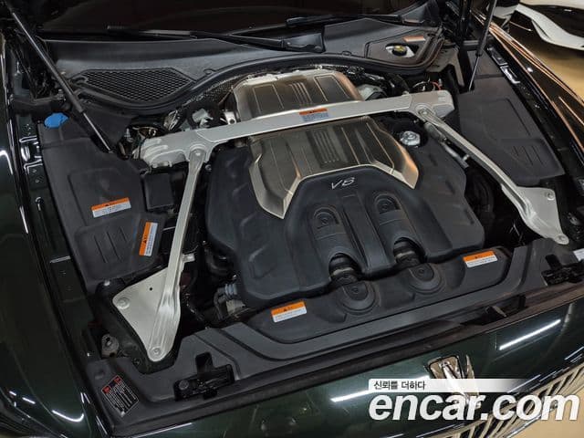 Bentley Flying Spur 2024 — ფოტო 19/20