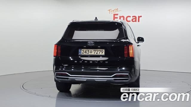 Kia Sorento 2021 — Фото 4/20