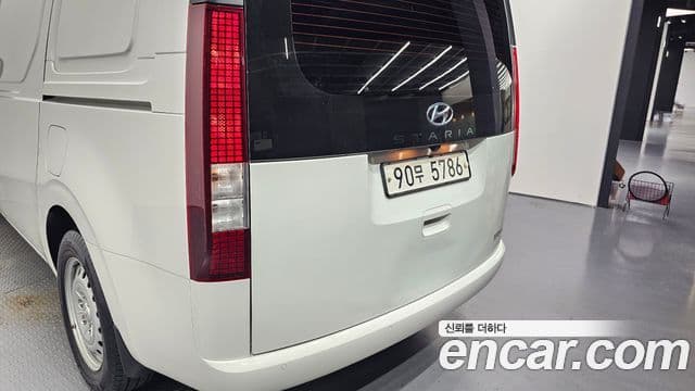 Hyundai Staria 2021 — Şəkil 12/31