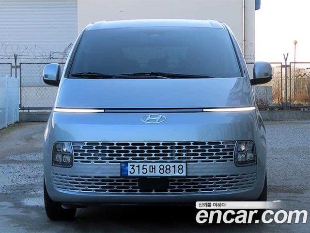 Hyundai Staria 2023 — Фото 2/19