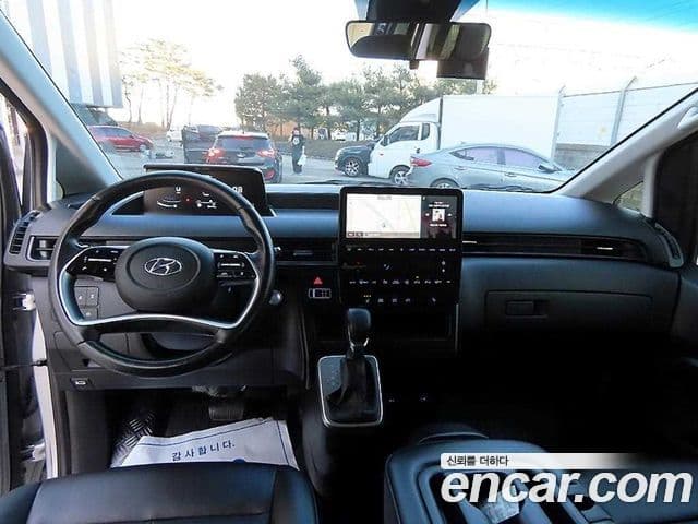 Hyundai Staria 2023 — Фото 9/19
