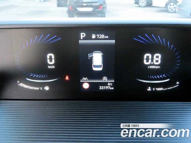 Hyundai Staria 2023 — Фото 6/19