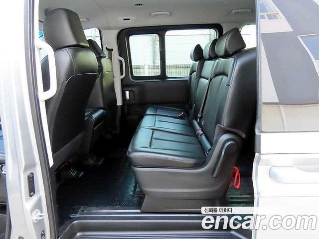 Hyundai Staria 2023 — Фото 11/19