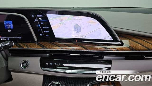 Cadillac Escalade 2023 — ფოტო 13/20