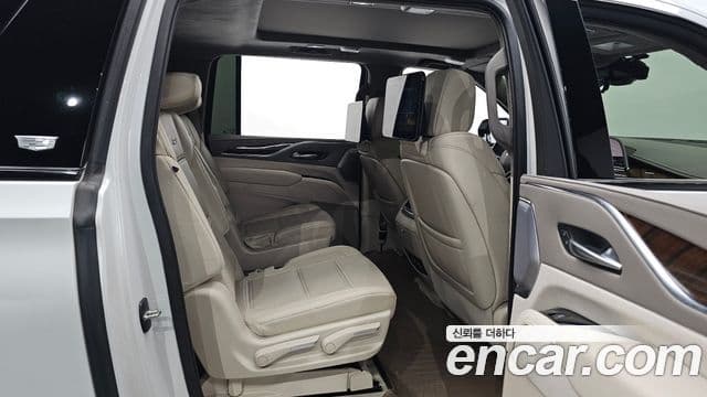 Cadillac Escalade 2023 — Photo 7/36