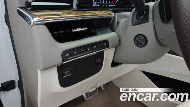 Cadillac Escalade 2023 — Photo 13/36