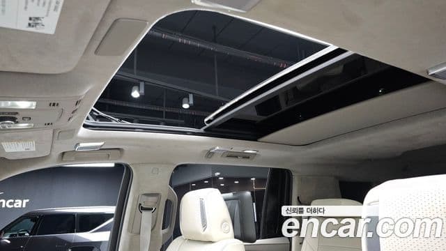 Cadillac Escalade 2023 — Photo 33/36