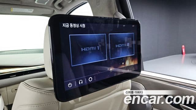 Cadillac Escalade 2023 — Photo 31/36