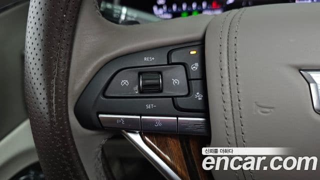 Cadillac Escalade 2023 — Photo 2/36