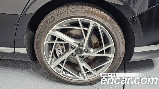 Genesis G90 2022 — Photo 24/34