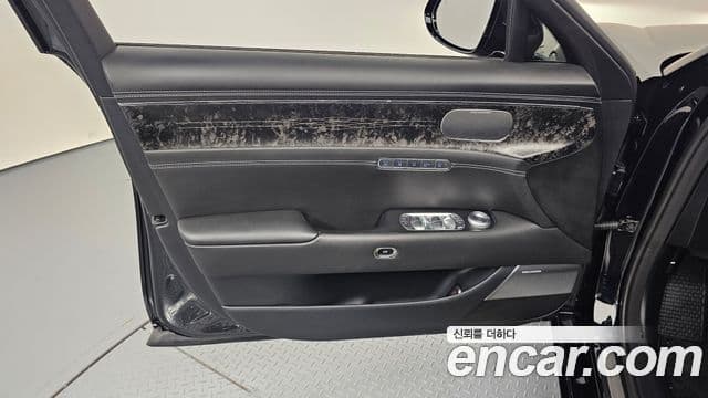 Genesis G90 2022 — Photo 17/34