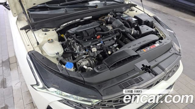 Kia K5 2020 — ფოტო 6/20
