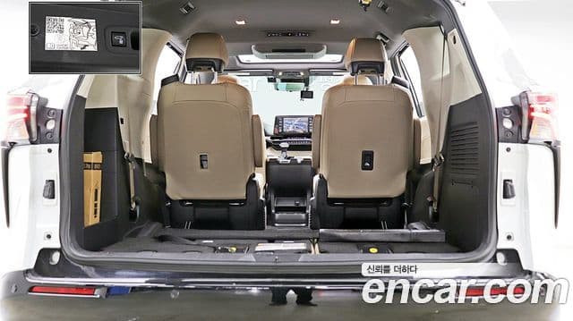 Toyota Sienna 2023 — Фото 6/18