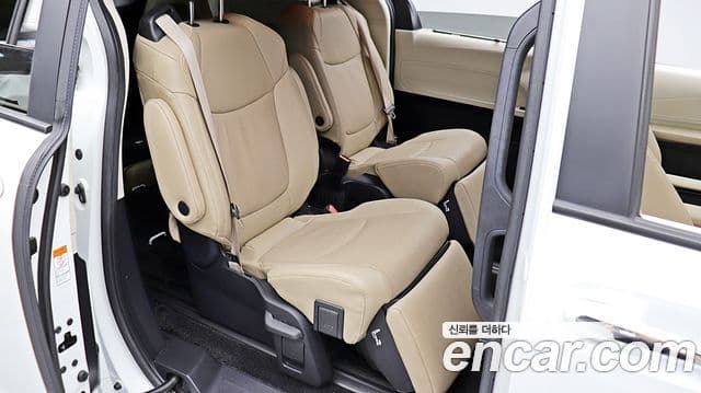Toyota Sienna 2023 — Фото 9/18