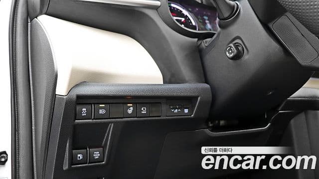 Toyota Sienna 2023 — Фото 12/18