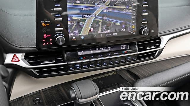 Toyota Sienna 2023 — Фото 14/18