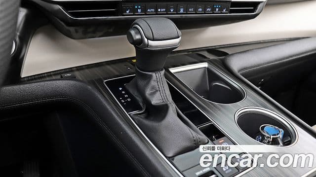 Toyota Sienna 2023 — Фото 16/18