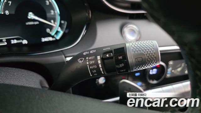 Genesis GV70 2022 — Şəkil 29/30