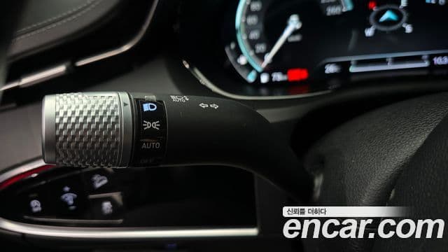 Genesis GV70 2021 — Şəkil 22/33