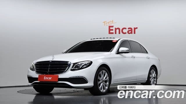 Mercedes-Benz E-Class 2018 — ფოტო 1/20