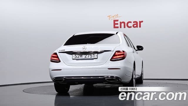 Mercedes-Benz E-Class 2018 — ფოტო 4/20