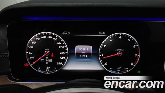 Mercedes-Benz E-Class 2018 — ფოტო 8/20